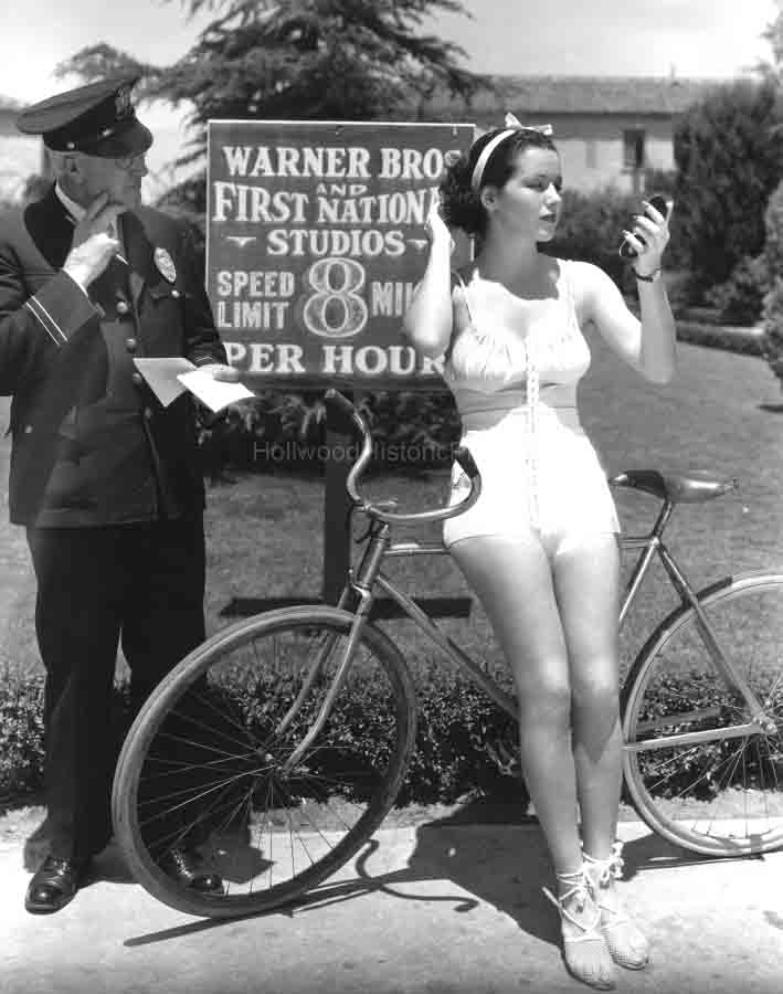 Warner Bros. Studio 1935.jpg